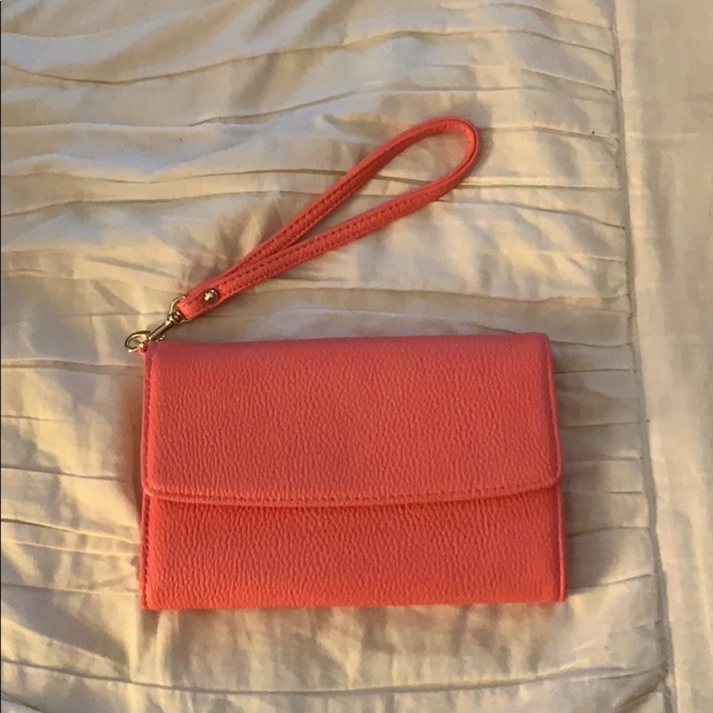 Coral wristlet